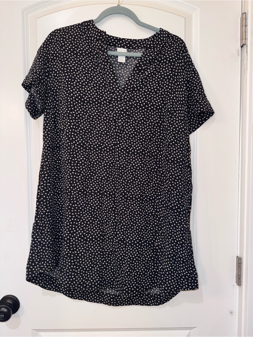 H&M Black V-Neck Short-Sleeve dress with White Floral Print